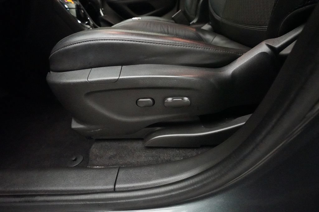Used 2017 Buick Encore Sport Touring AWD/4WD image 28