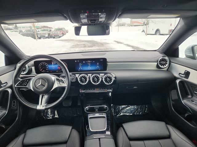 Used 2025 Mercedes-Benz CLA 250 4MATIC image 33