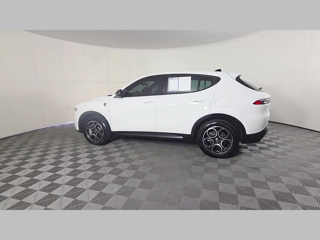 Used 2025 Alfa Romeo Tonale w/ Premium Package AWD/4WD image 46