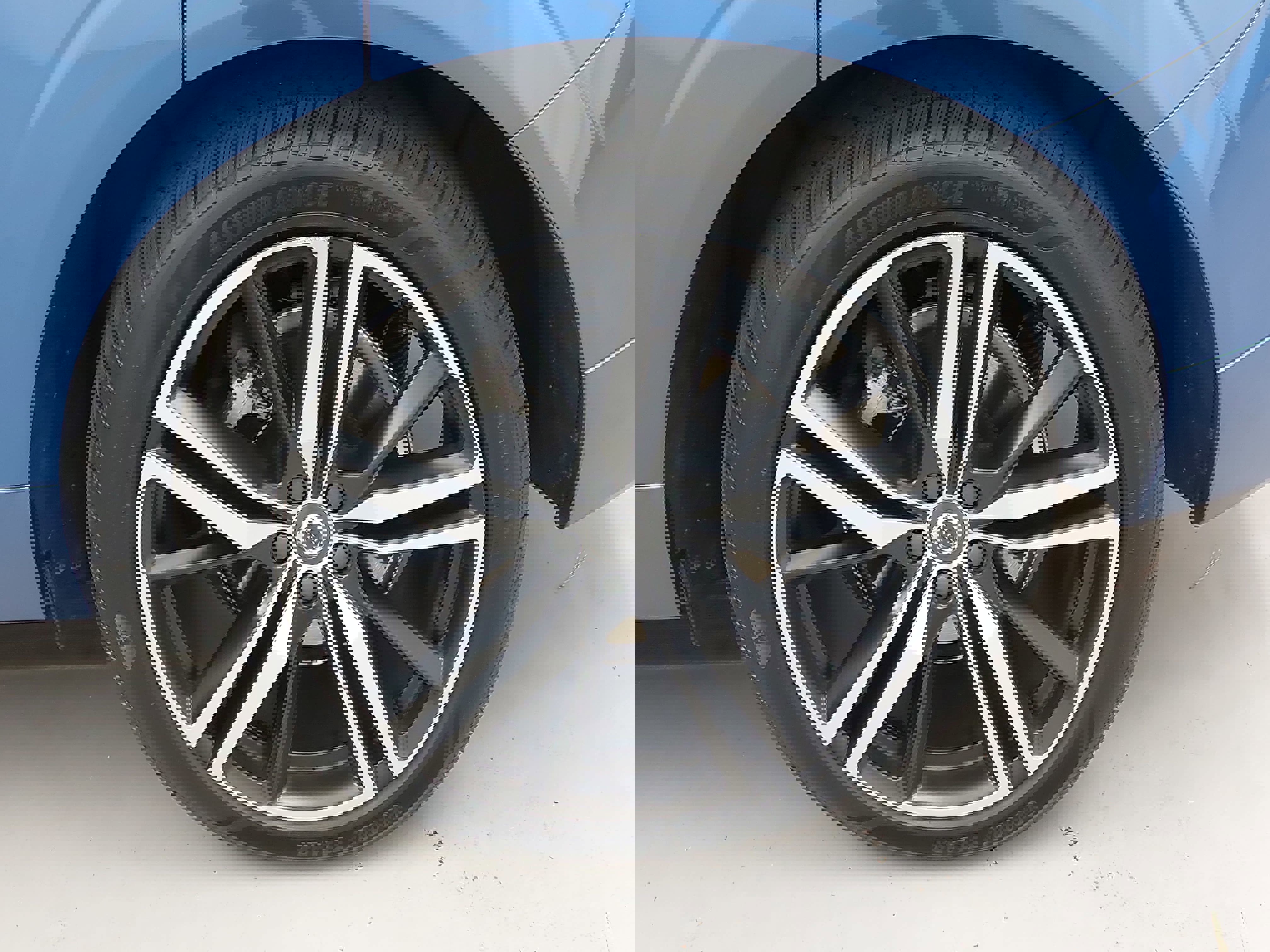 Used 2019 Volvo XC60 T6 R-Design w/ Protection Package Premier image 35