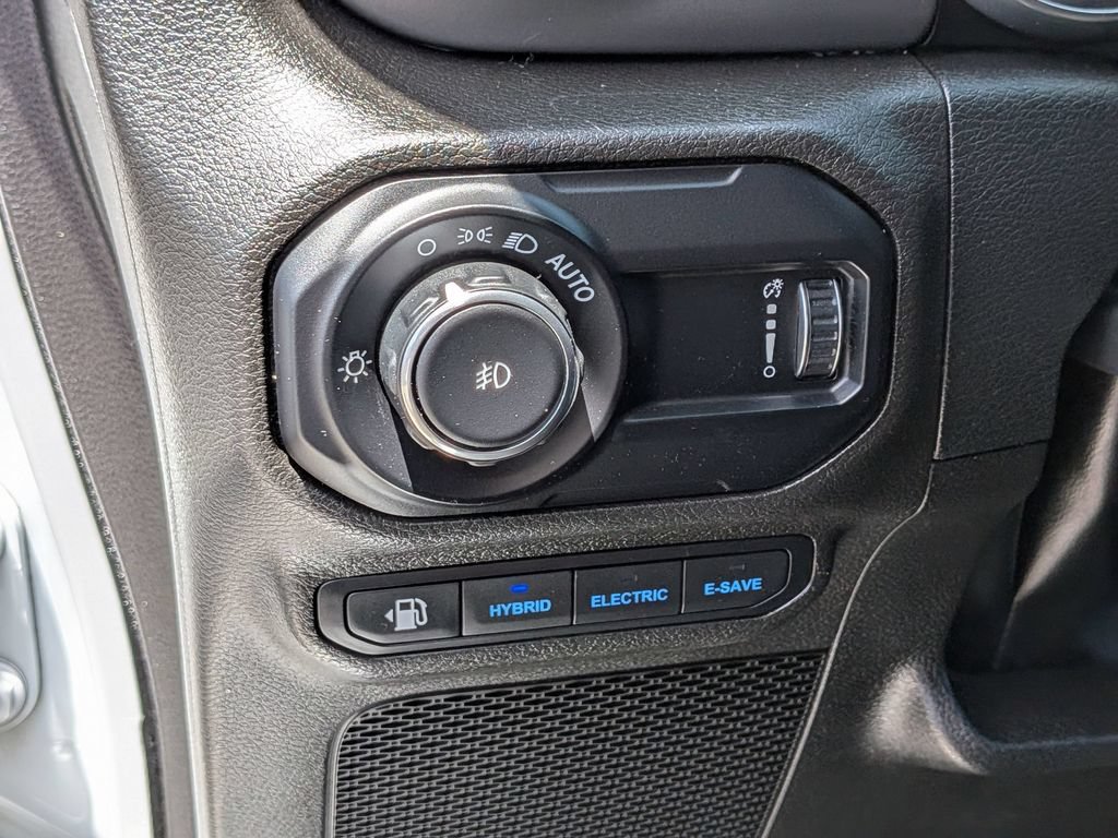 Used 2023 Jeep Wrangler Unlimited w/ Sun & Screen Package AWD/4WD image 14