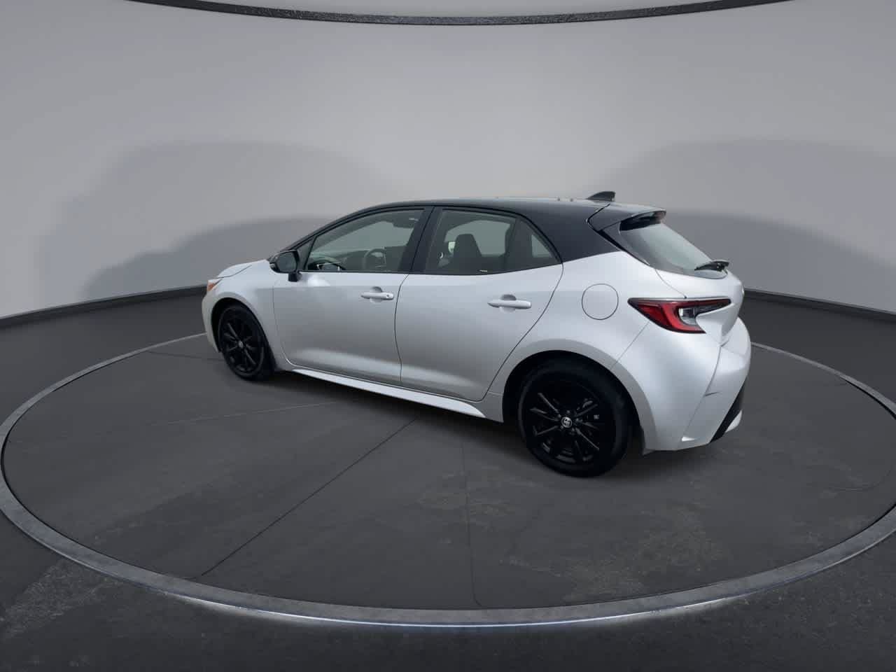 Certified 2025 Toyota Corolla SE w/ SE Package FWD image 6