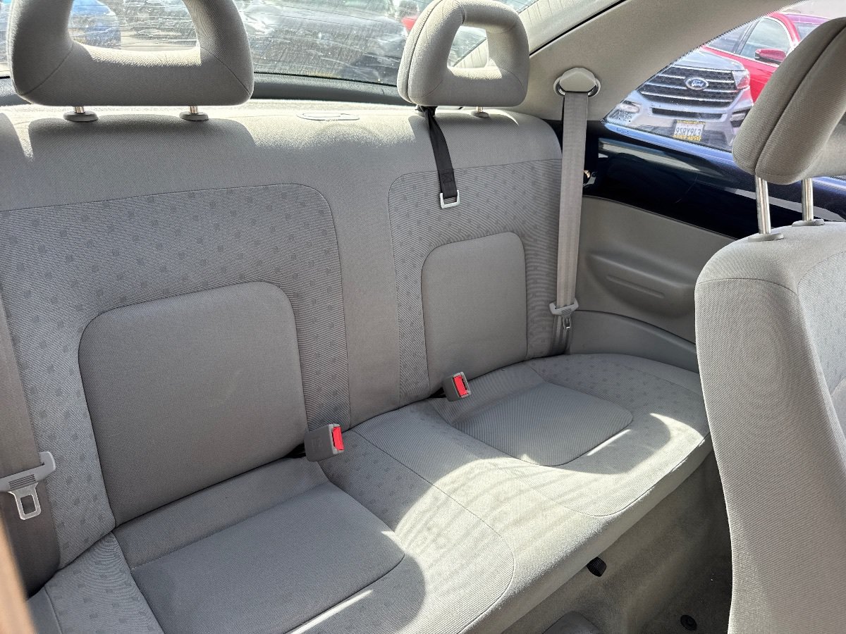 Used 1999 Volkswagen Beetle GLS FWD image 15