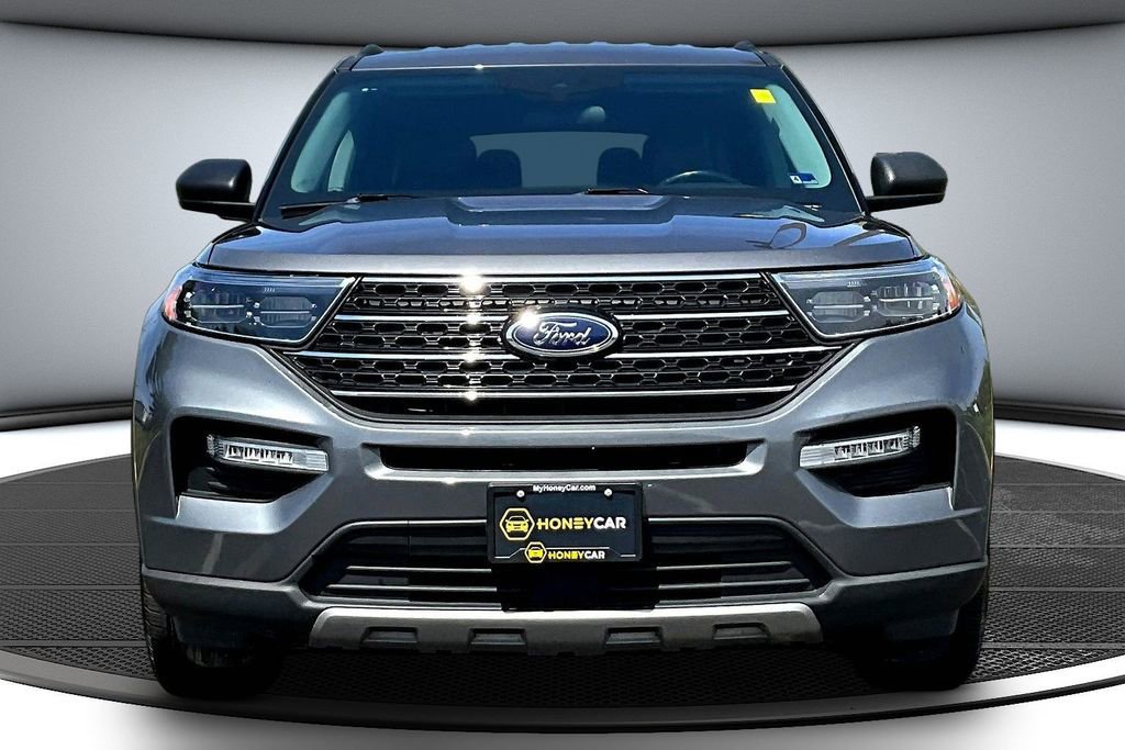 Used 2023 Ford Explorer XLT w/ Equipment Group 202A image 2