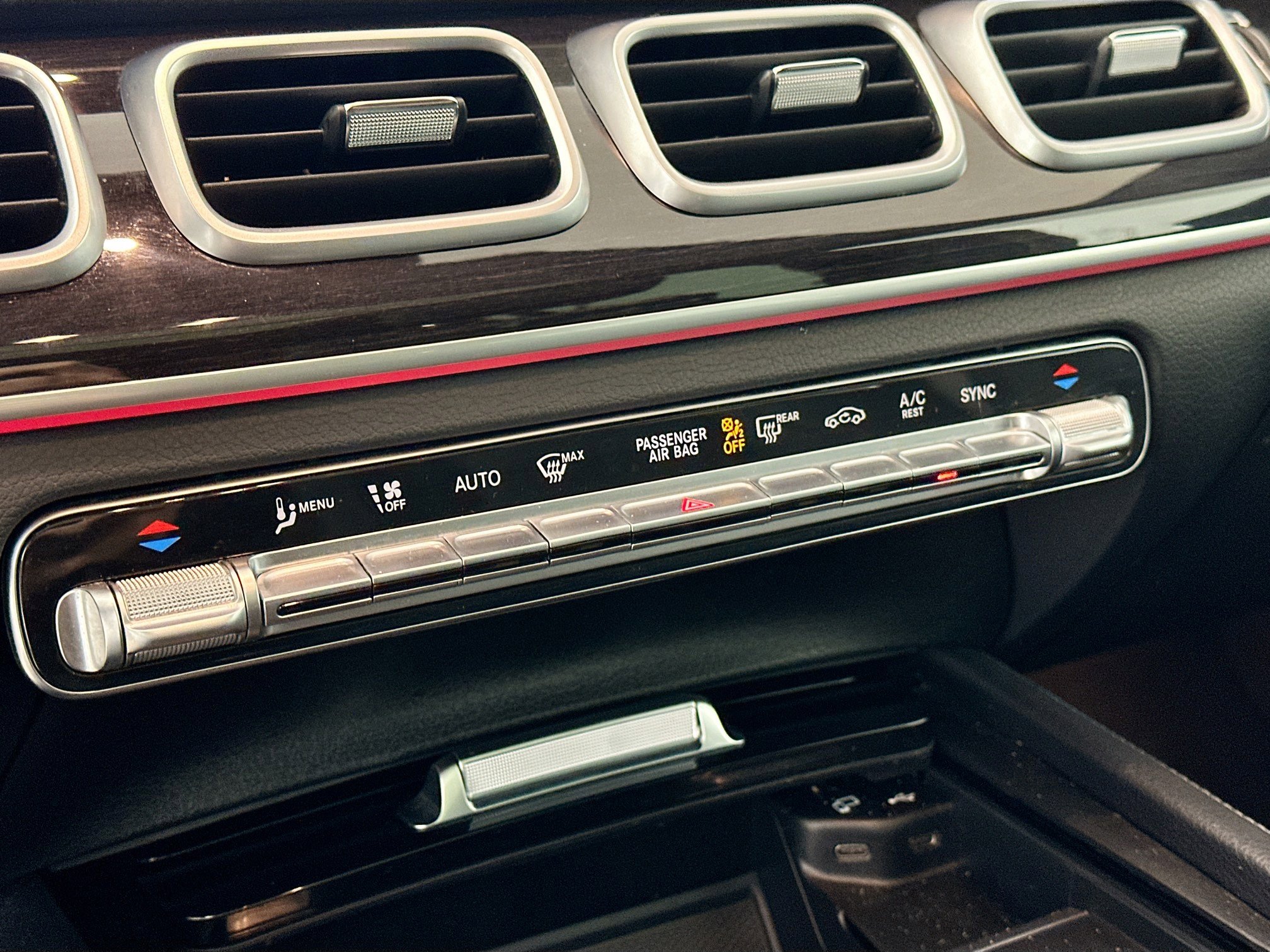 Used 2022 Mercedes-Benz GLS 450 4MATIC image 21