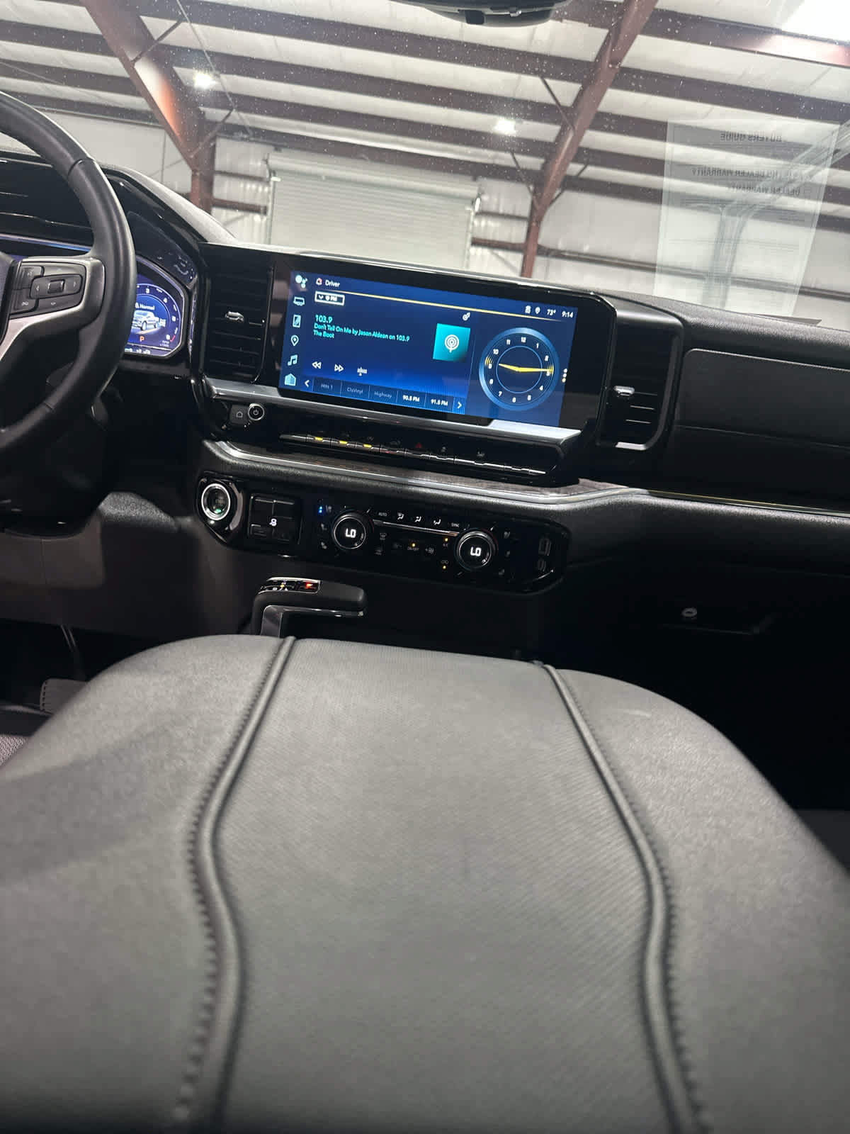 Used 2023 Chevrolet Silverado 1500 LTZ w/ Technology Package AWD/4WD image 30