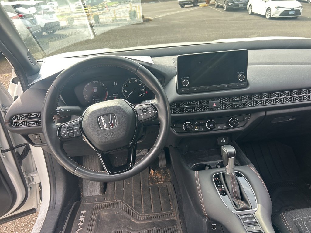 Used 2024 Honda HR-V Sport image 12