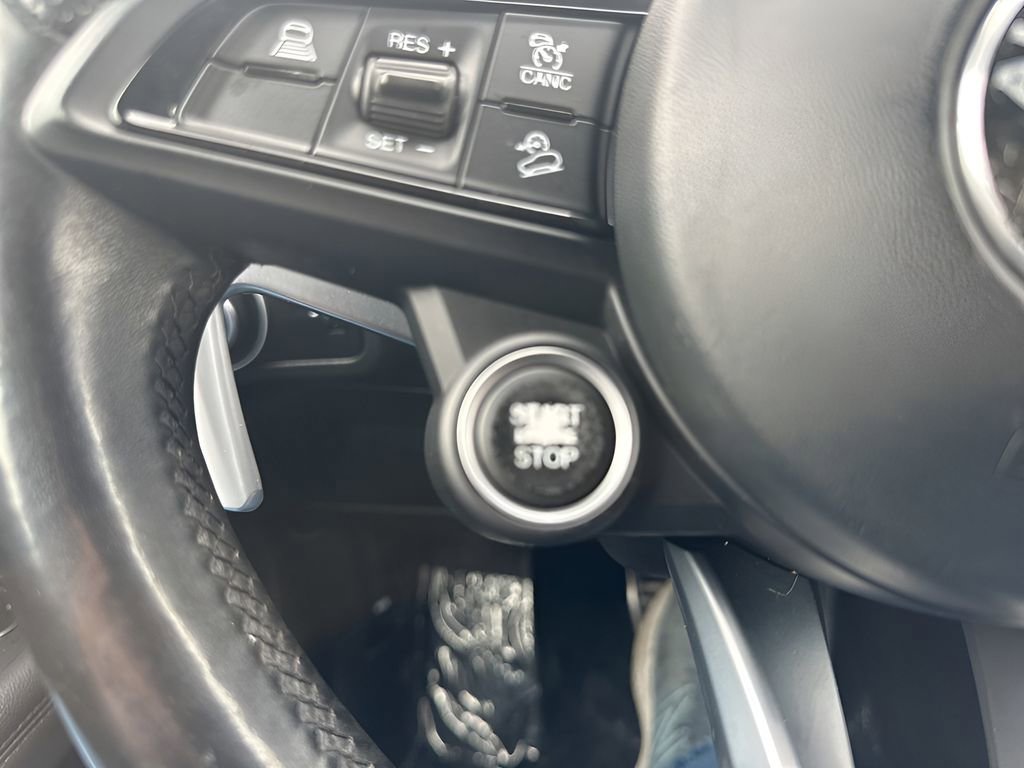 Used 2022 Alfa Romeo Stelvio Veloce image 29