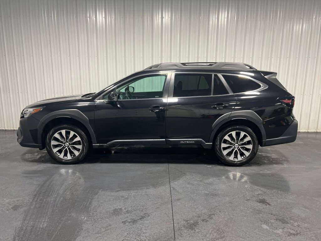 Used 2023 Subaru Outback Limited image 21