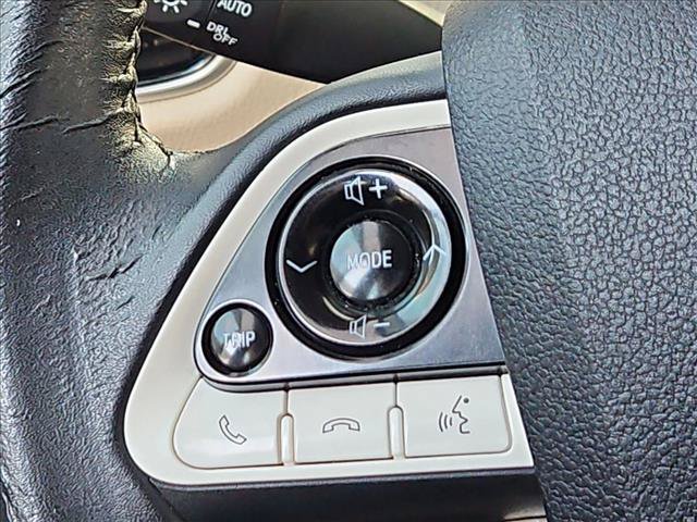 Used 2016 Toyota Prius Three FWD image 22