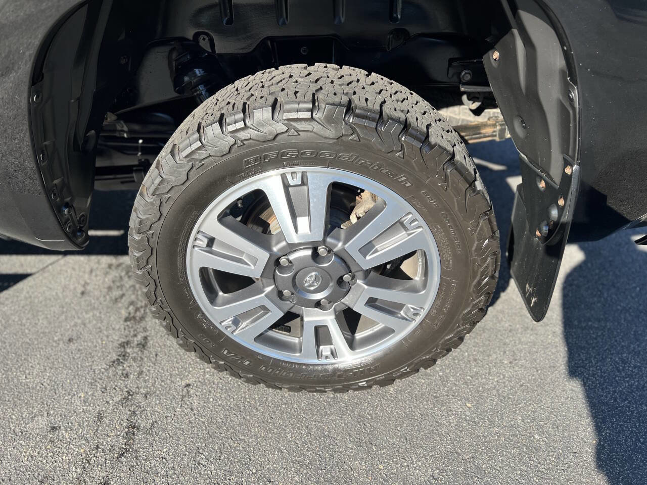 Used 2020 Toyota Tundra Platinum image 8