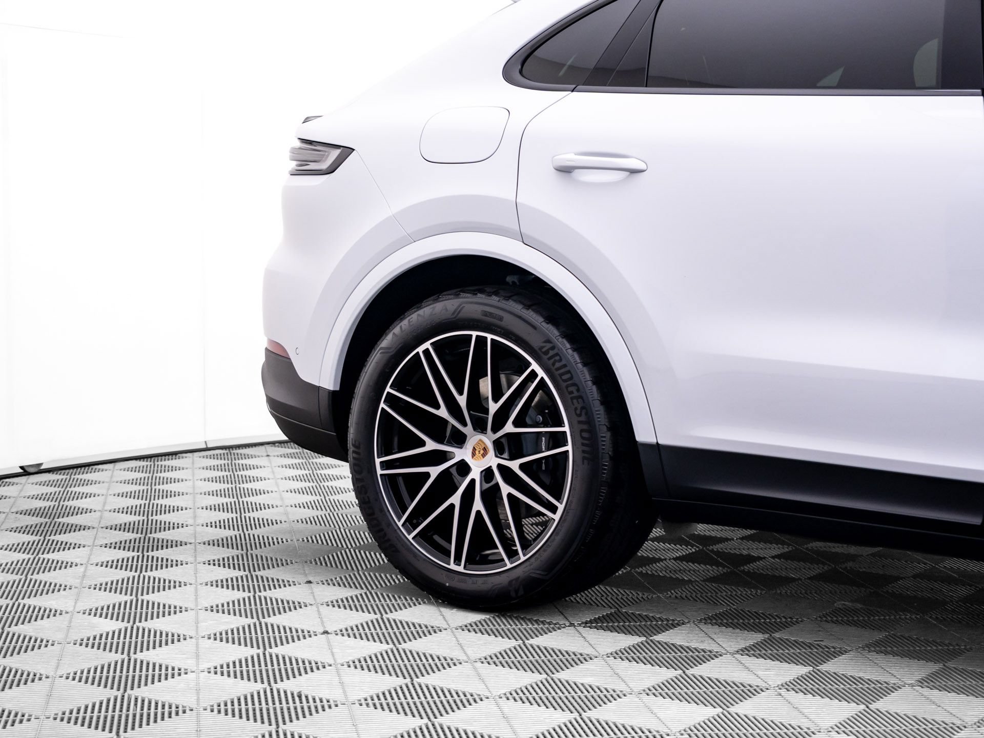 New 2026 Porsche Cayenne Coupe AWD/4WD image 33