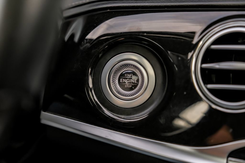 Used 2019 Mercedes-Benz S 560 4MATIC Sedan image 20