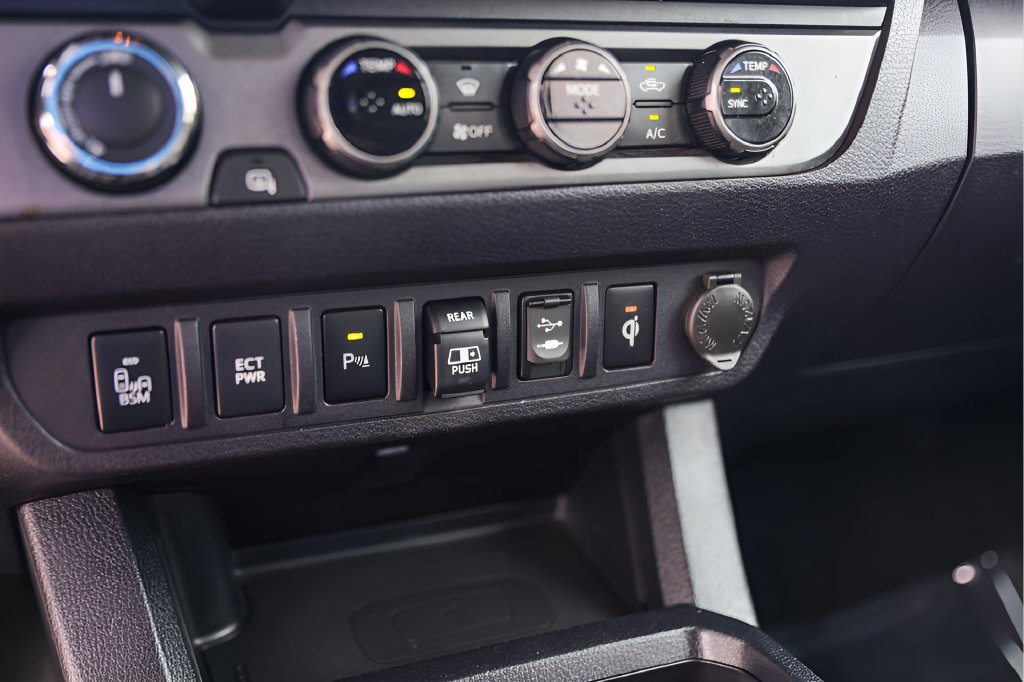 Used 2018 Toyota Tacoma TRD Pro AWD/4WD image 21