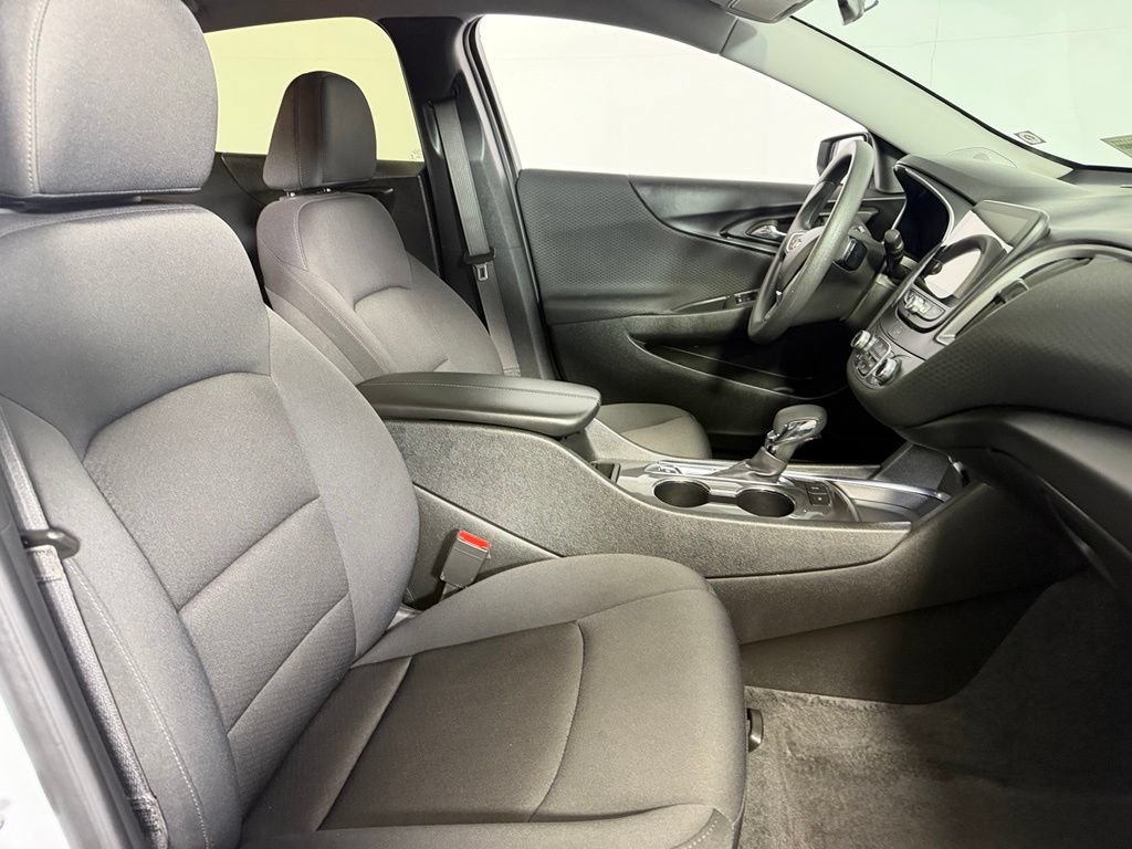 Used 2025 Chevrolet Malibu LT FWD image 32