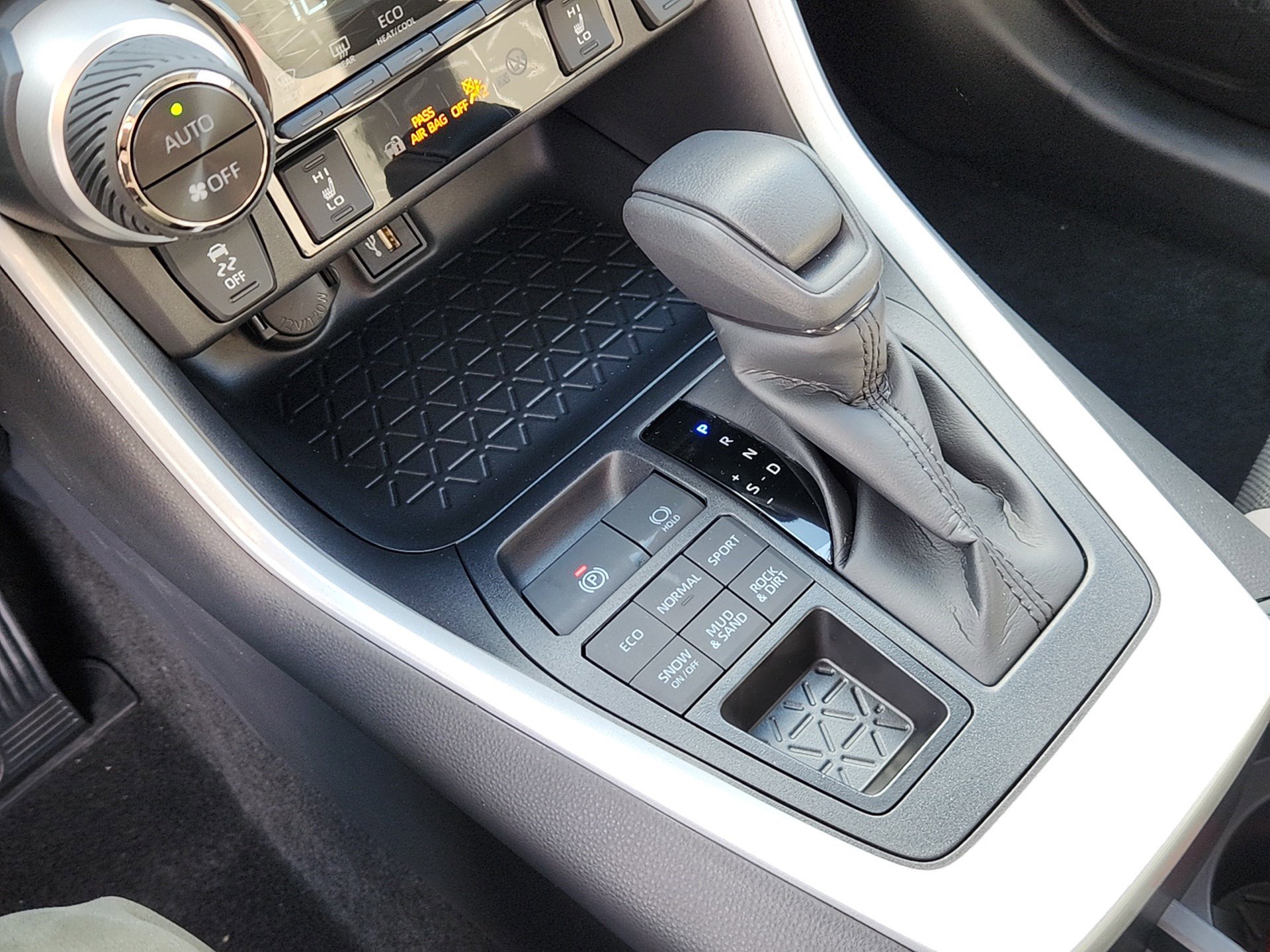 New 2025 Toyota RAV4 XLE image 17