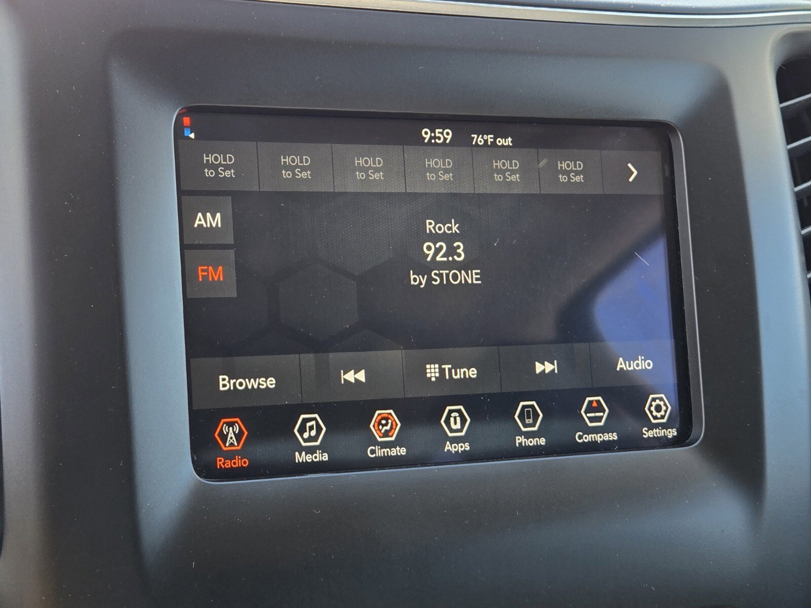 Used 2019 Jeep Cherokee Latitude w/ Popular Appearance Group FWD image 18