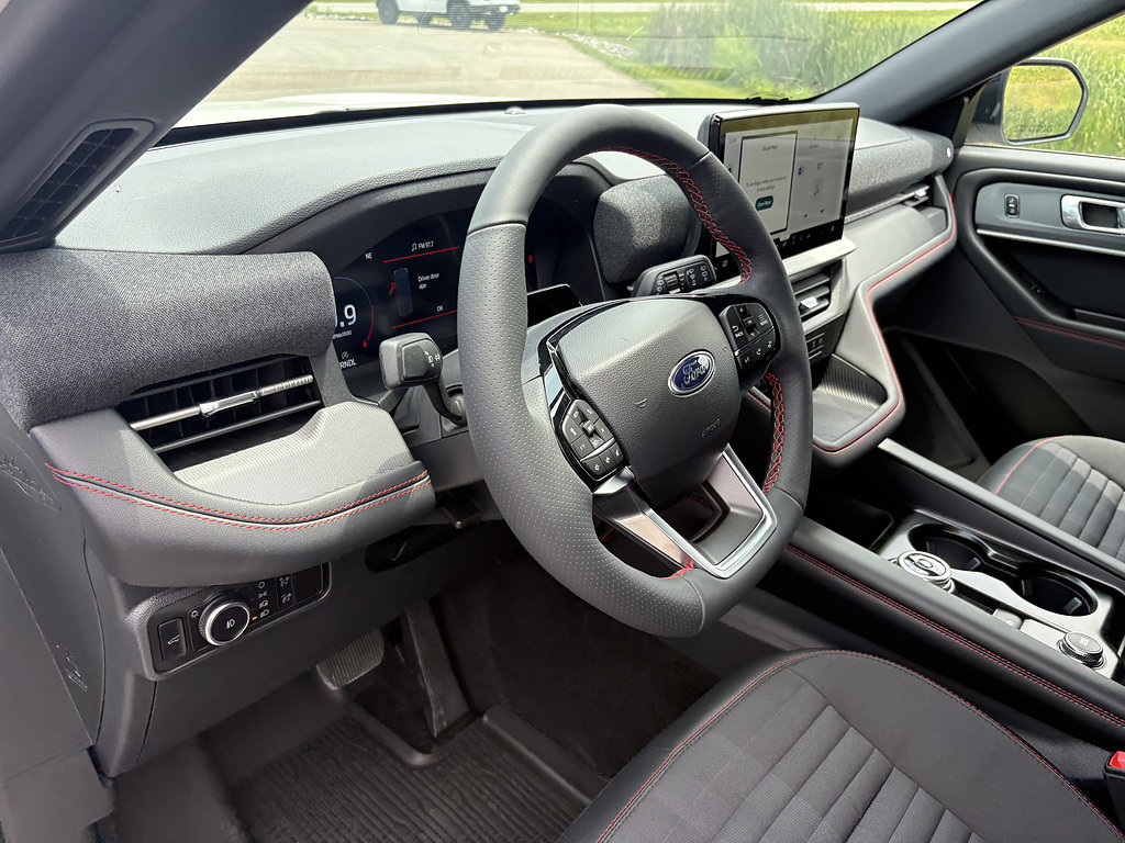 New 2026 Ford Explorer ST-Line w/ ST-Line Street Pack AWD/4WD image 30
