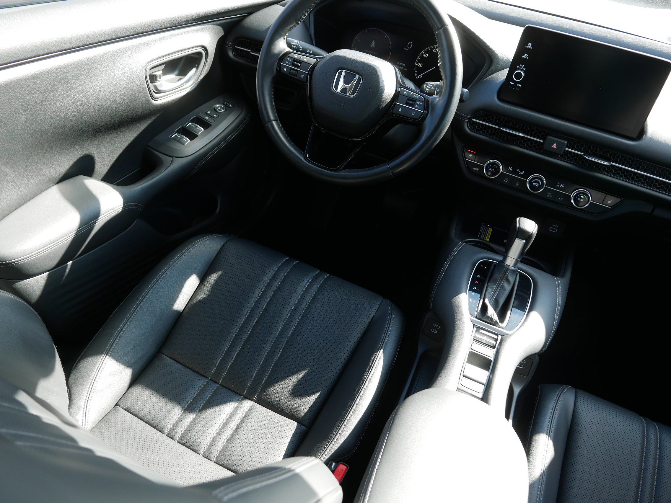 Used 2024 Honda HR-V EX-L image 9