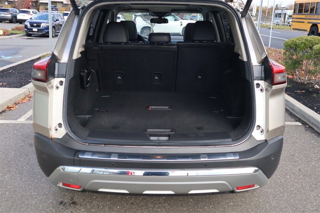 Certified 2022 Nissan Rogue Platinum w/ Head-Up Display Package image 32