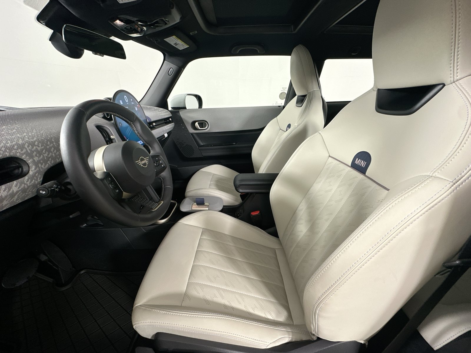 Certified 2026 MINI Cooper 2-Door Hardtop FWD image 31