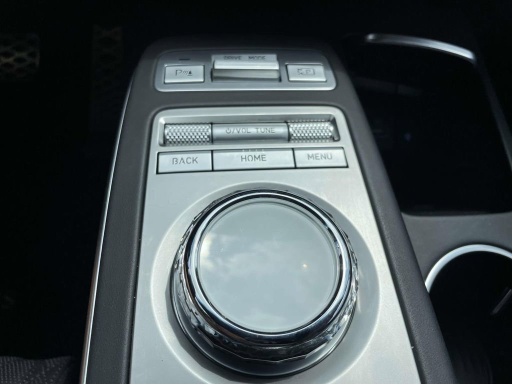 Certified 2024 Genesis GV70 3.5T Sport w/ Sport Advanced Package image 30