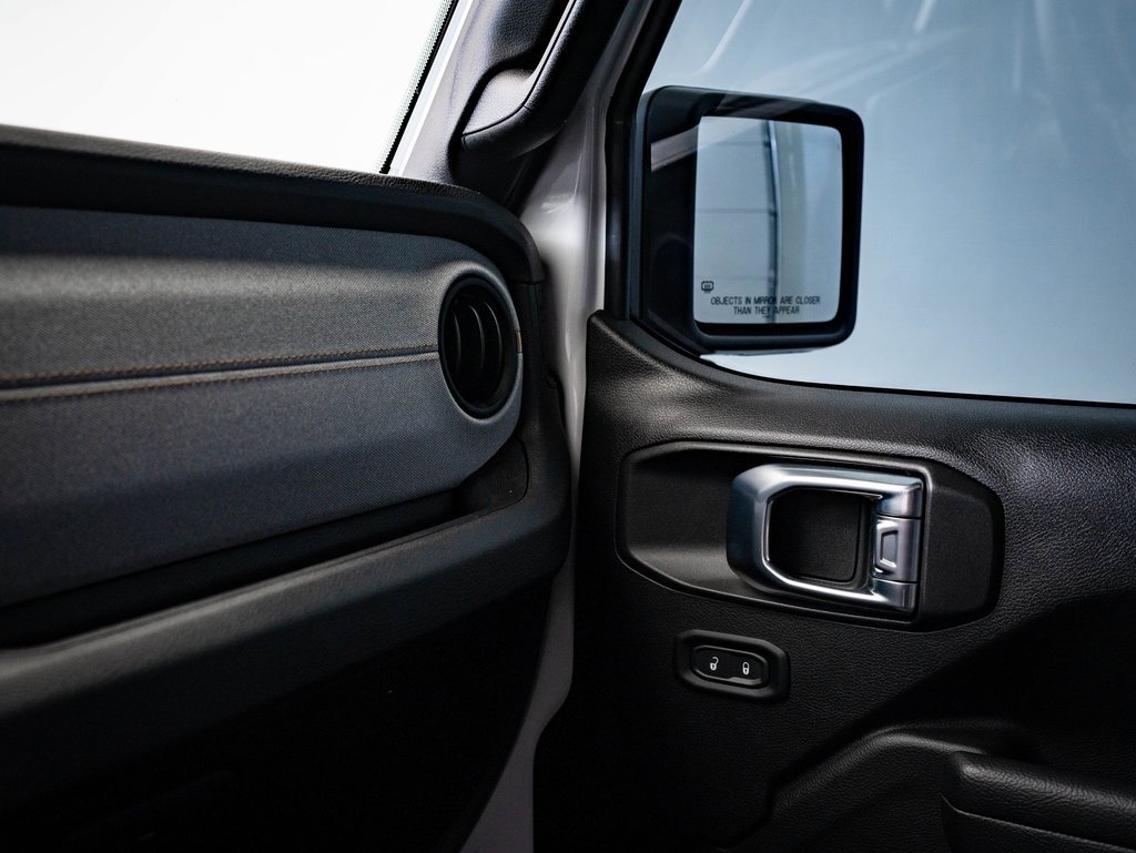 Used 2024 Jeep Wrangler Unlimited image 39