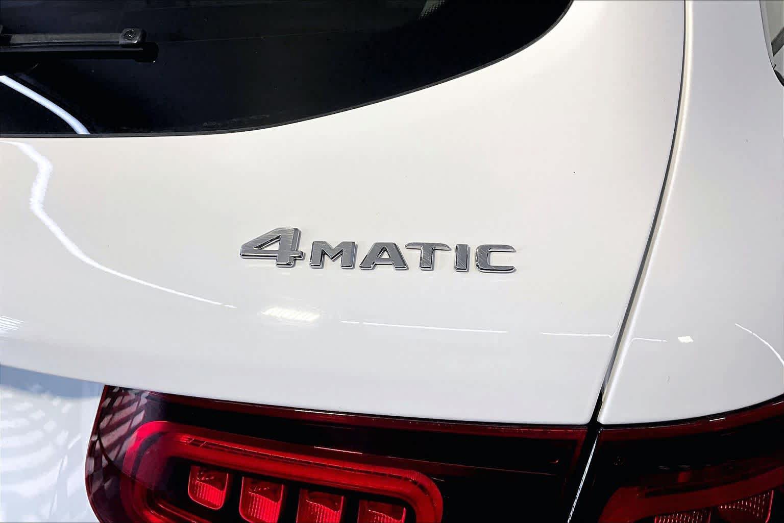Used 2022 Mercedes-Benz GLC 300 4MATIC image 10