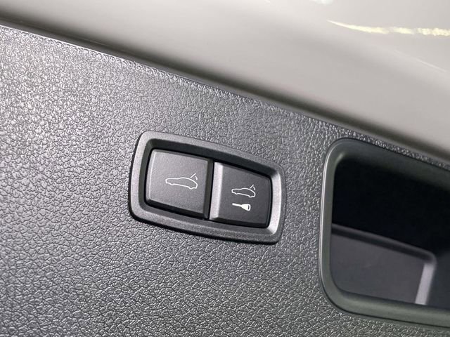 New 2026 Porsche Macan image 21