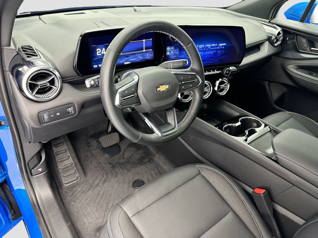 Used 2025 Chevrolet Blazer EV LT AWD/4WD image 9