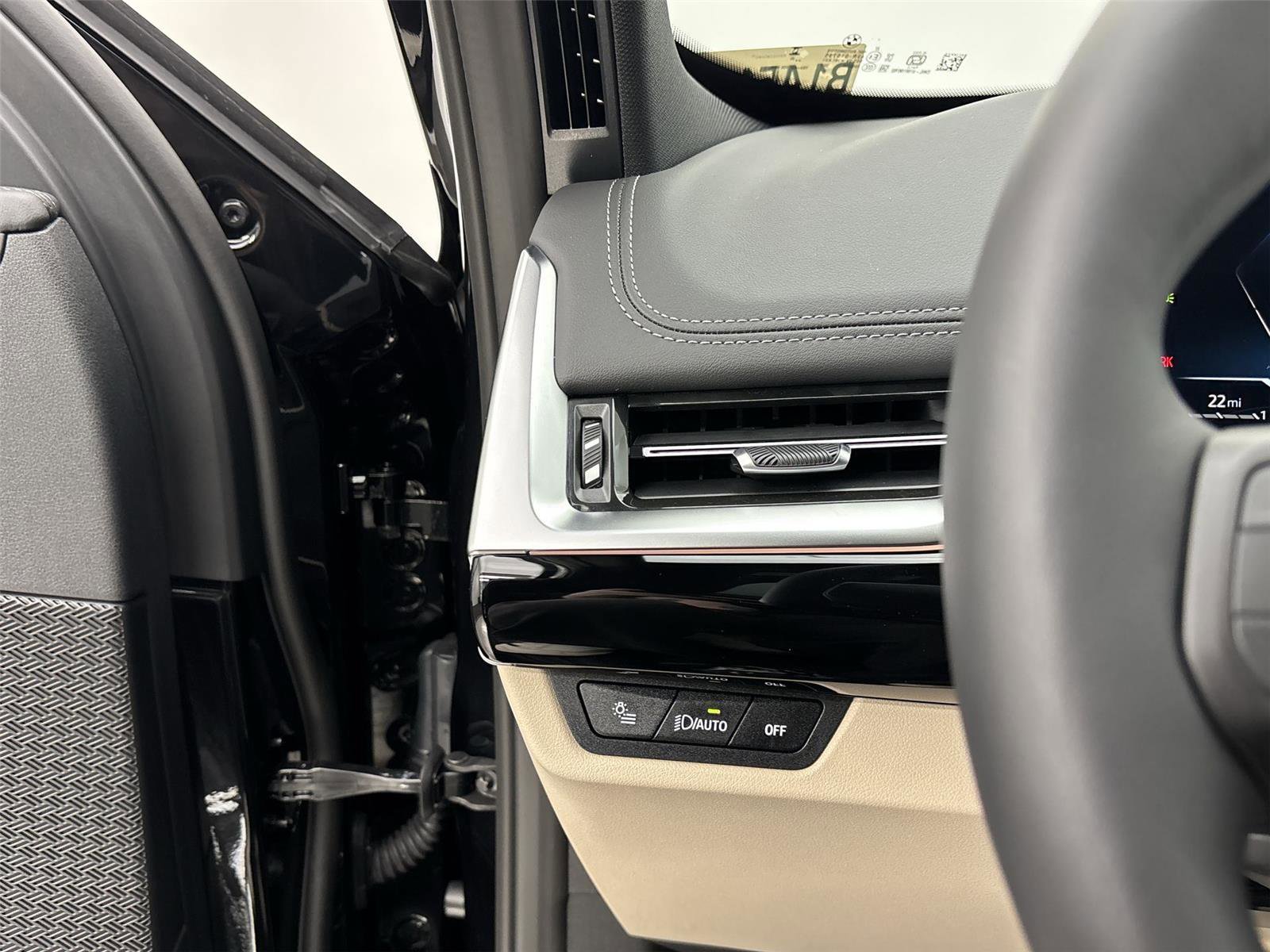 New 2025 BMW X1 xDrive28i w/ Premium Package image 31