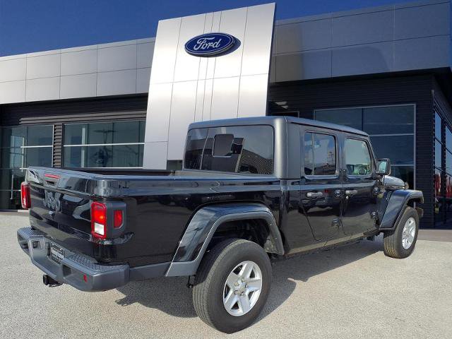 Used 2023 Jeep Gladiator Sport image 2