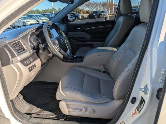 Used 2018 Toyota Highlander Limited FWD image 21