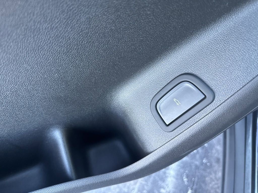 Used 2026 Chevrolet Traverse LT w/ Midnight/Sport Edition FWD image 22