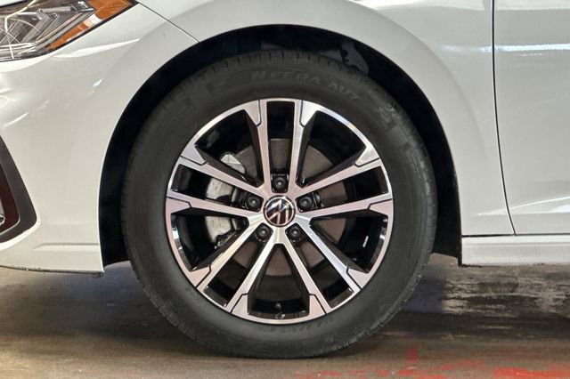 Certified 2025 Volkswagen Jetta Sport image 32