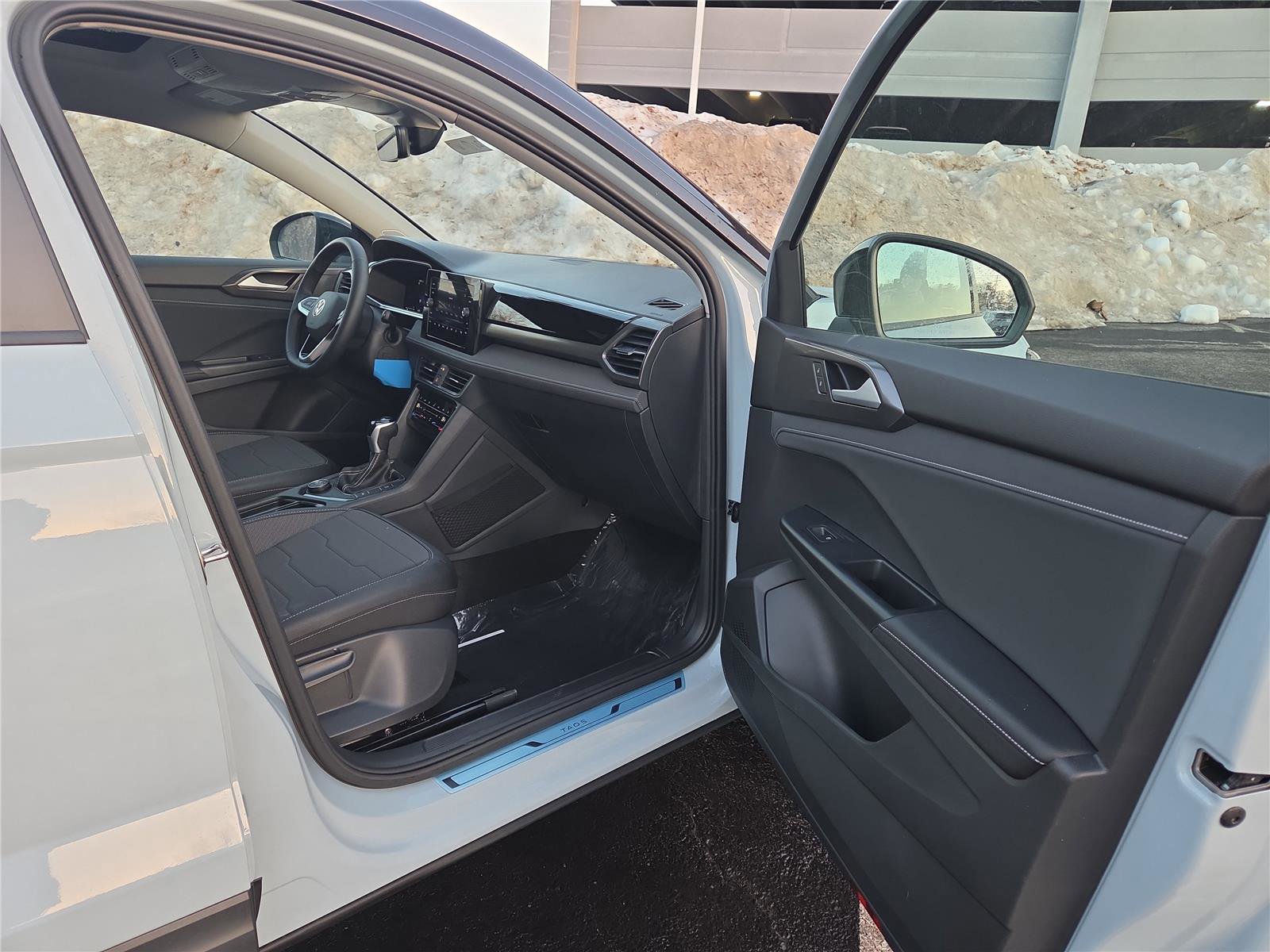 New 2026 Volkswagen Taos SE AWD/4WD image 26