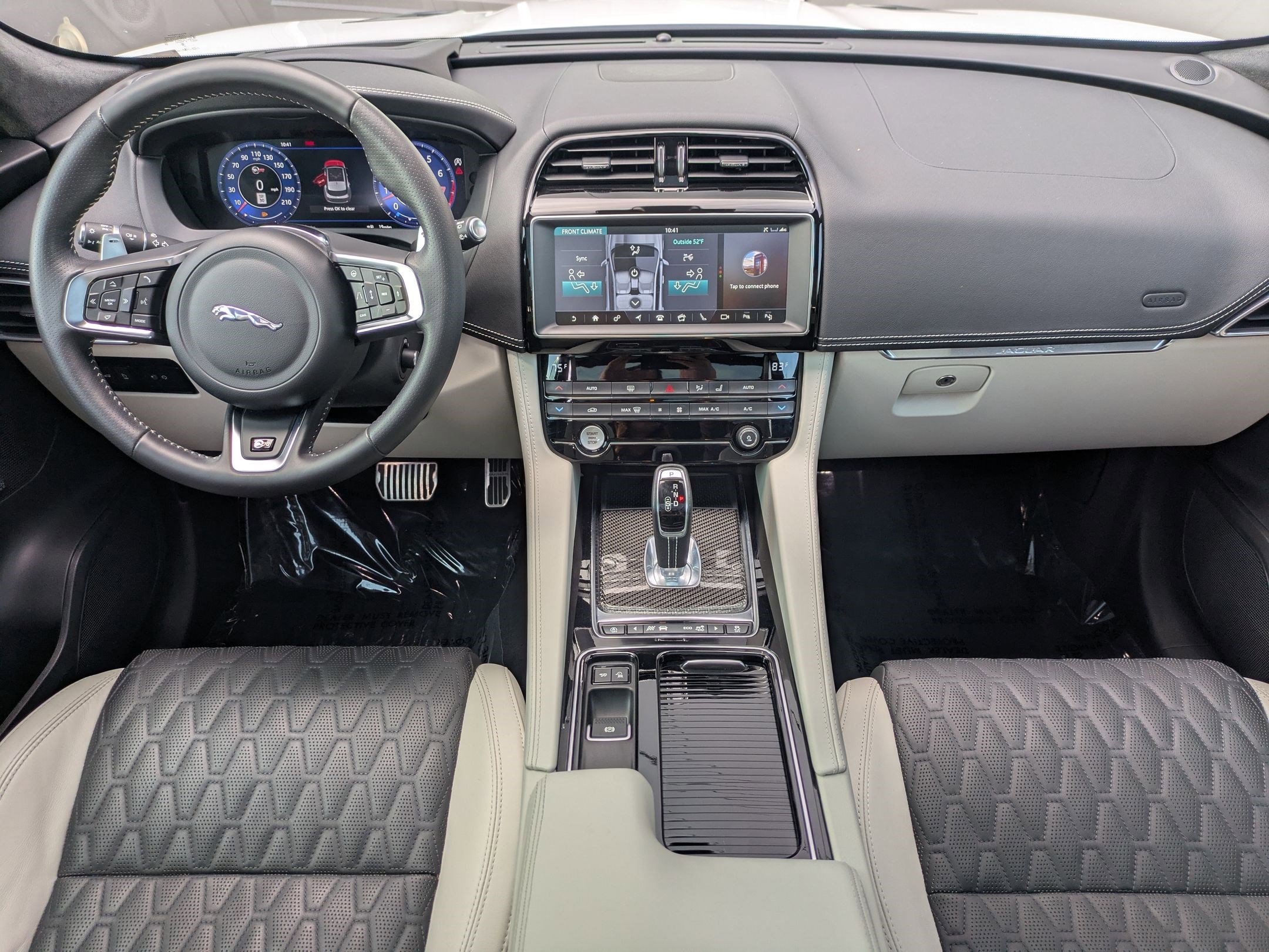 Used 2020 Jaguar F-PACE SVR image 27