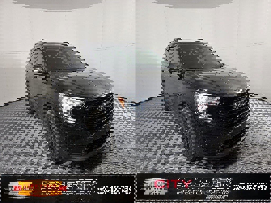 Used 2022 GMC Terrain SLE w/ Driver Convenience Package image 3