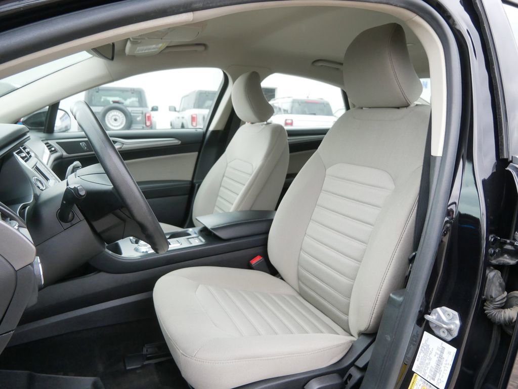 Used 2019 Ford Fusion S FWD image 9