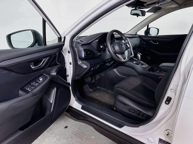 Used 2023 Subaru Outback Premium AWD/4WD image 3
