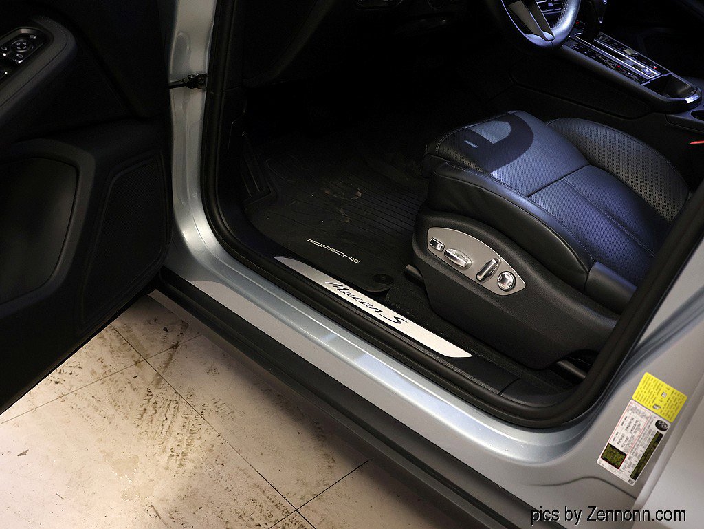 Used 2023 Porsche Macan S image 28