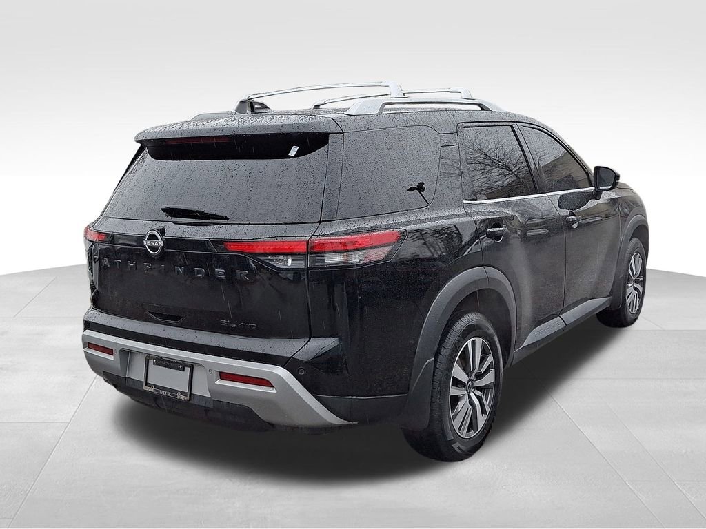 Used 2023 Nissan Pathfinder SL w/ Black Appearance Package image 6
