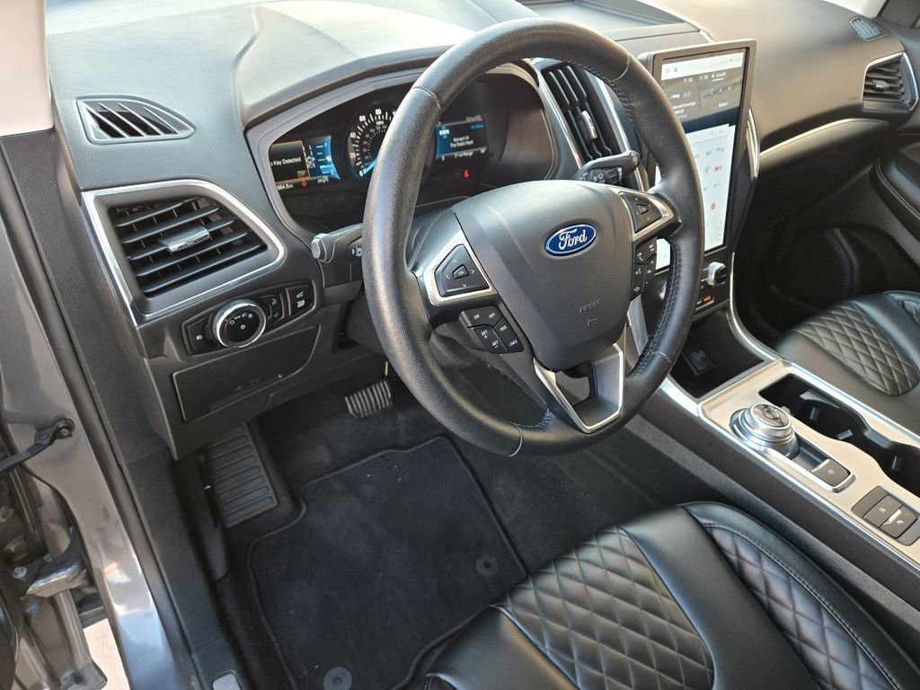 Used 2024 Ford Edge Titanium image 11