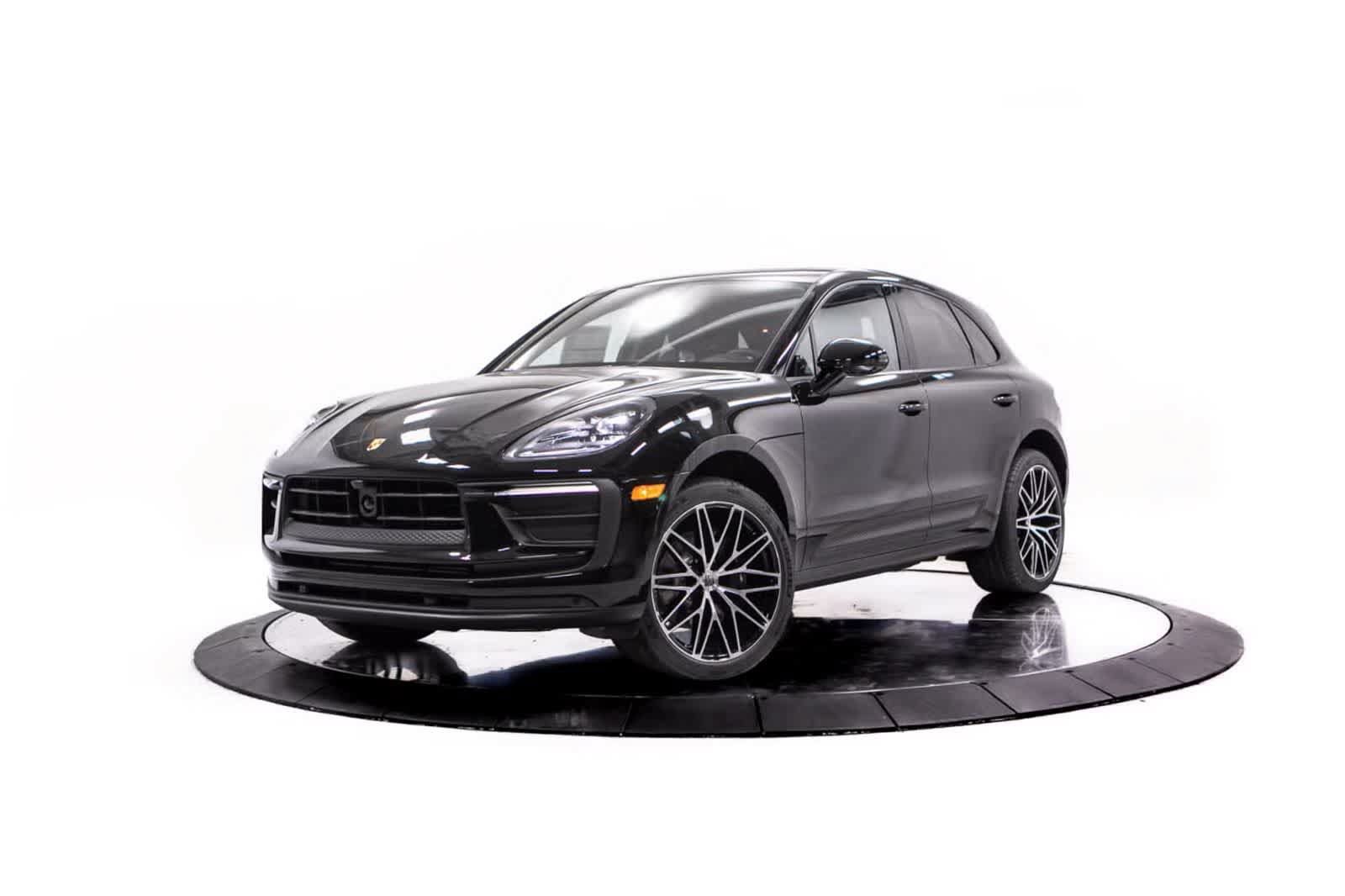 Certified 2026 Porsche Macan AWD/4WD image 1