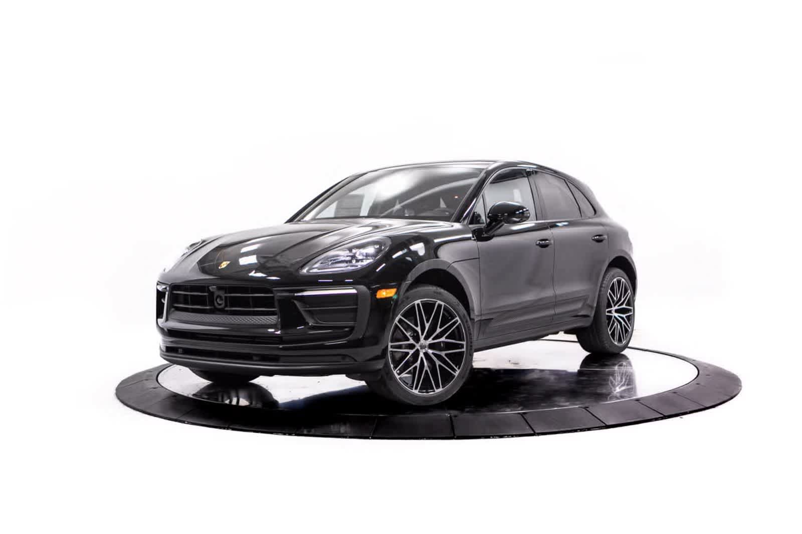 Used 2026 Porsche Macan AWD/4WD image 1
