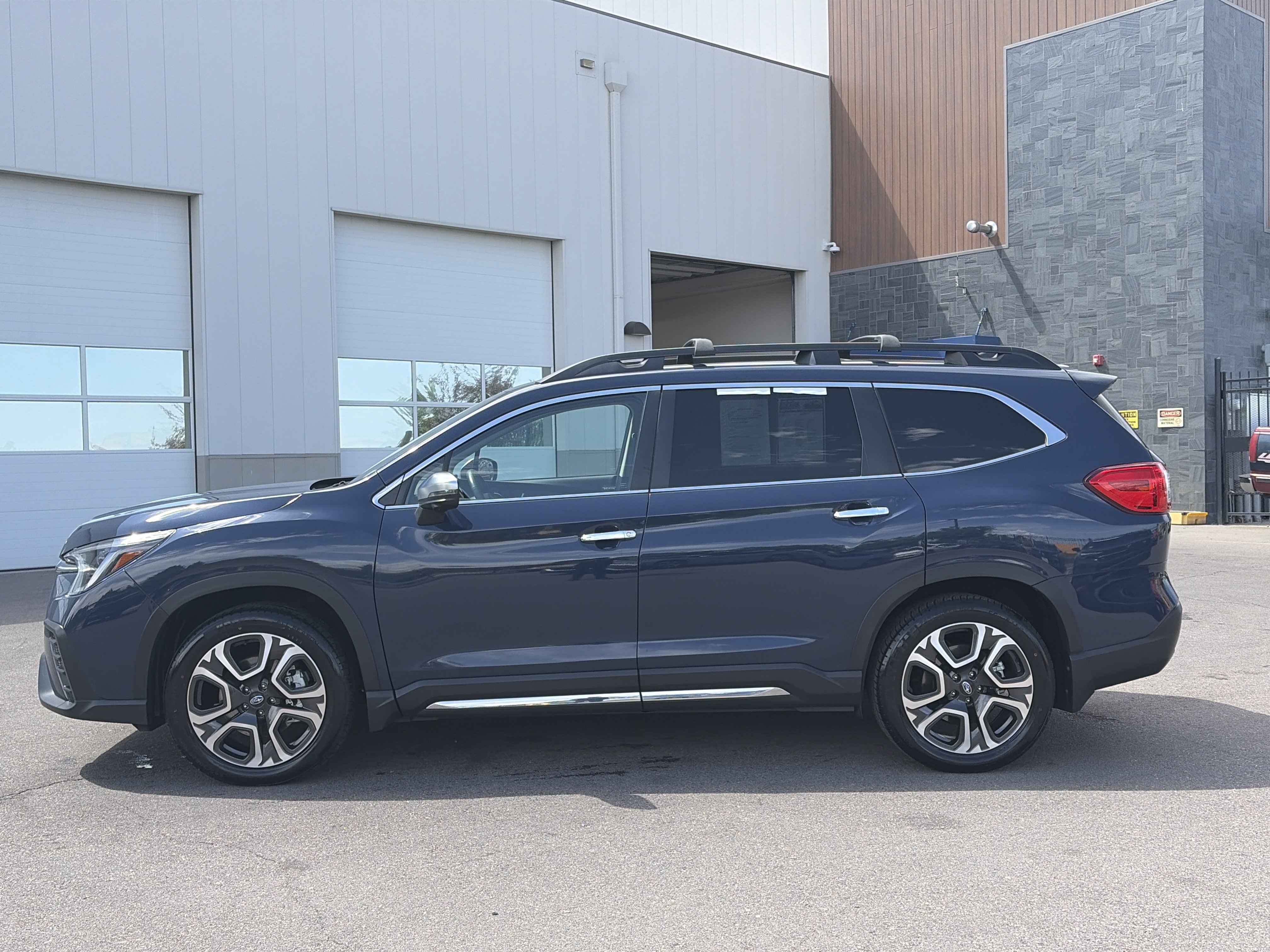 Certified 2023 Subaru Ascent Touring AWD/4WD image 4