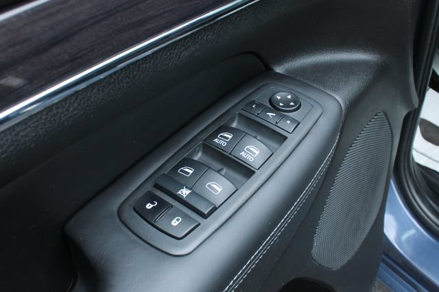 Used 2021 Jeep Grand Cherokee Overland w/ Protech Group AWD/4WD image 11