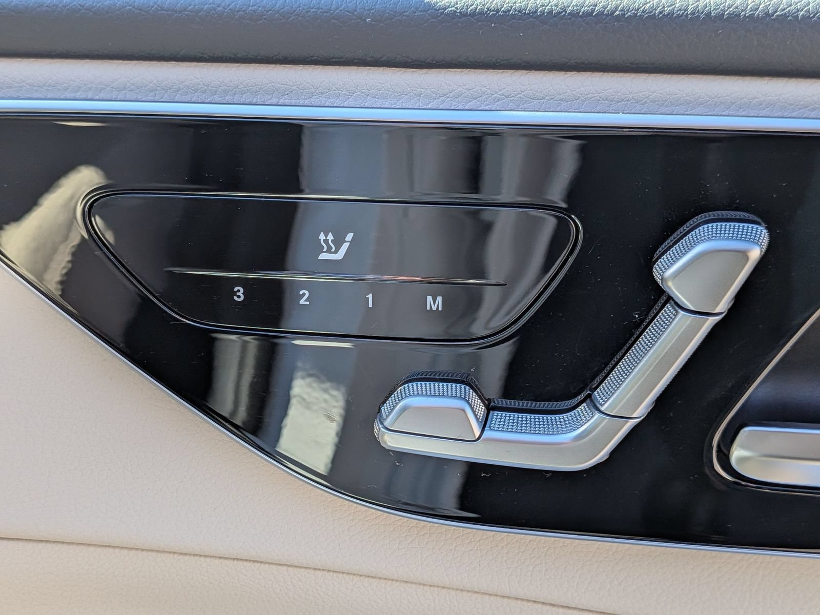 Used 2023 Mercedes-Benz C 300 4MATIC Sedan image 38