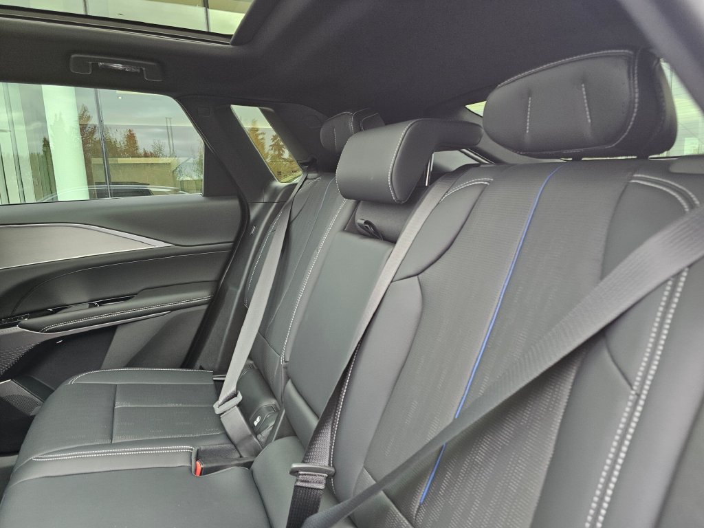 New 2027 Cadillac Lyriq Luxury AWD/4WD image 19