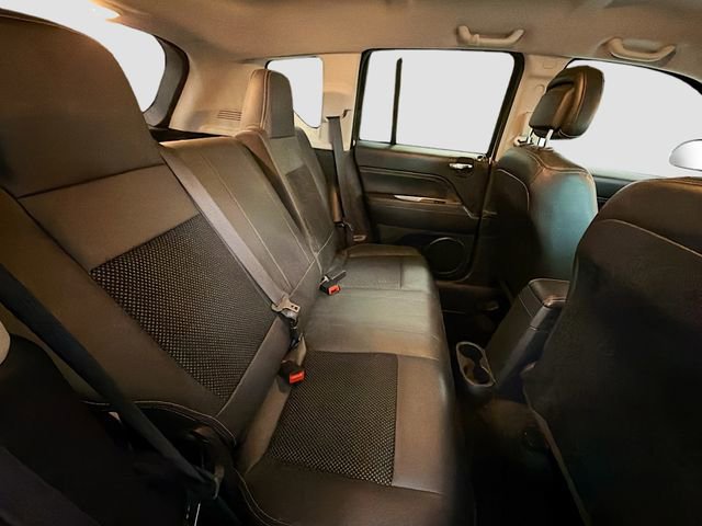 Used 2016 Jeep Compass Latitude image 24